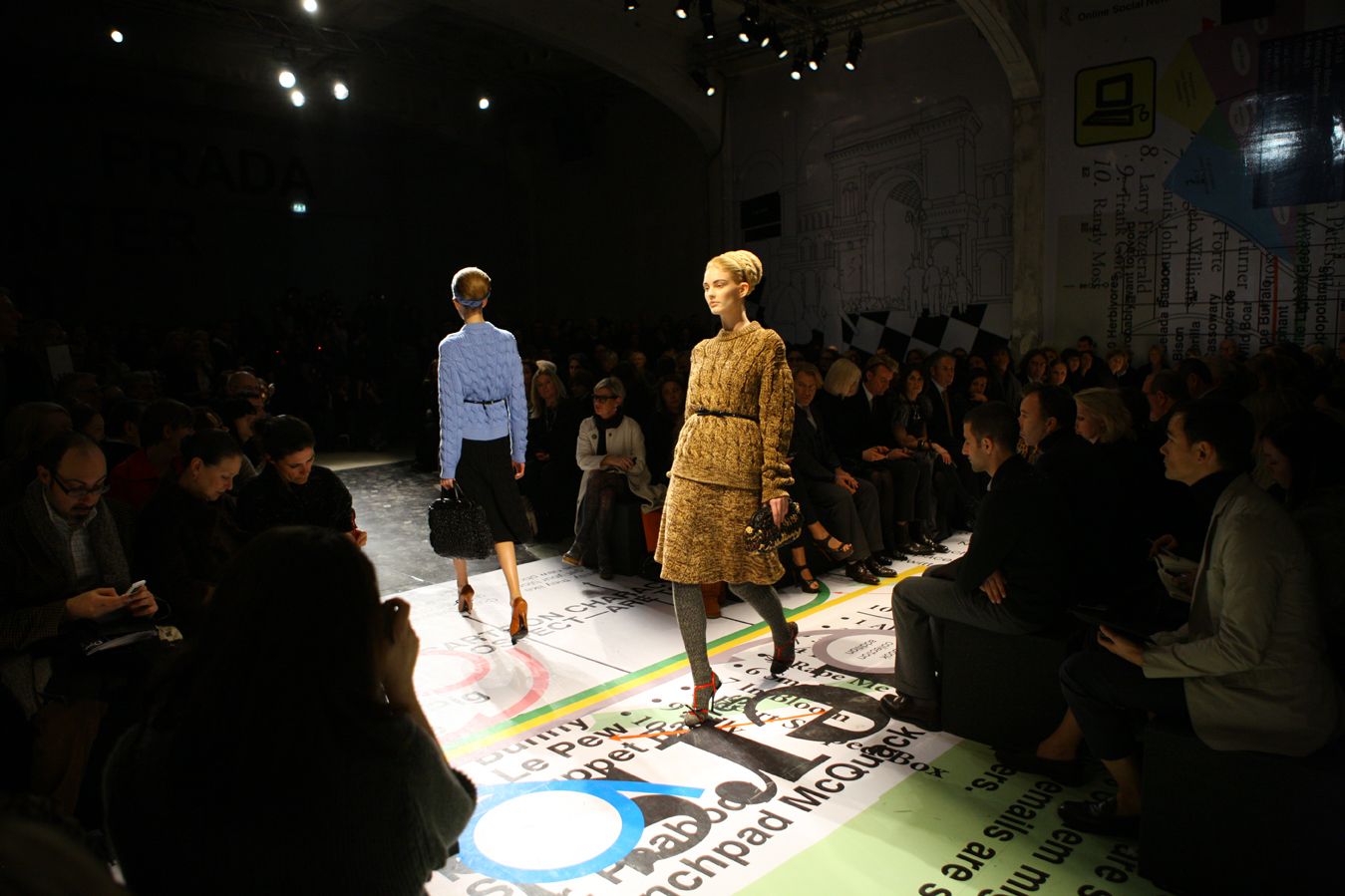 2010 秋冬普拉达女装秀-13