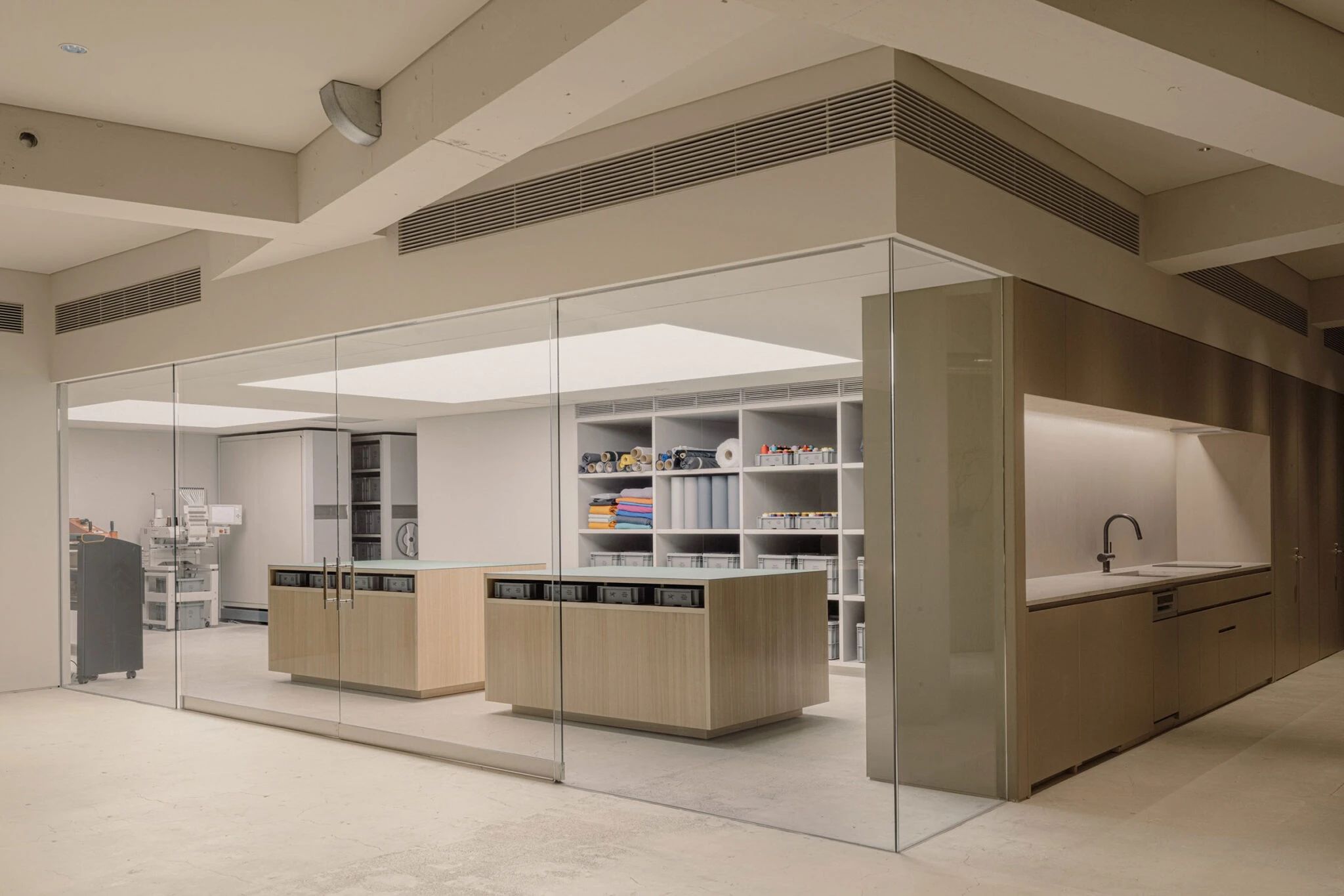 始祖鸟东京创作中心丨日本东京丨Torafu Architects-39