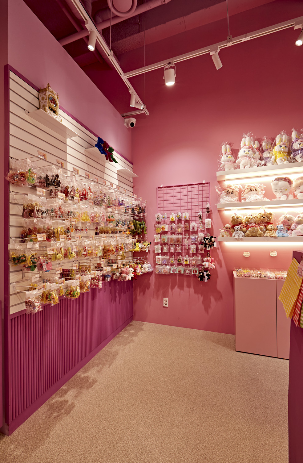 15 坪小商店以蓝点评为室内设计佳作-12