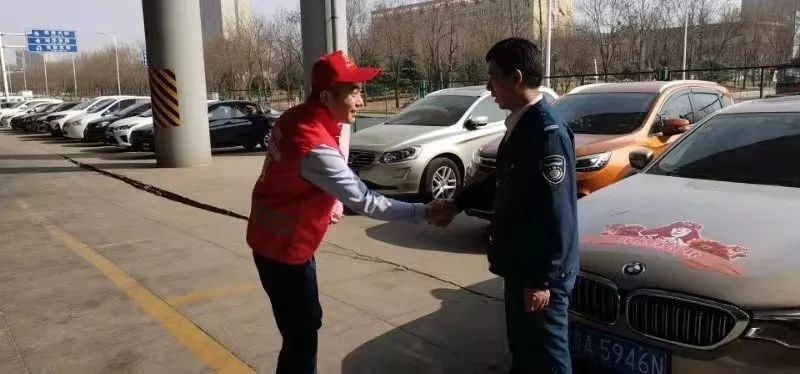 鲜花送雷锋,真心献祖国-19