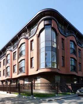 圣彼得堡砖砌住宅楼丨俄罗斯圣彼得堡