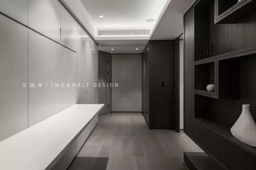 灰色调空间中的光影探索-28