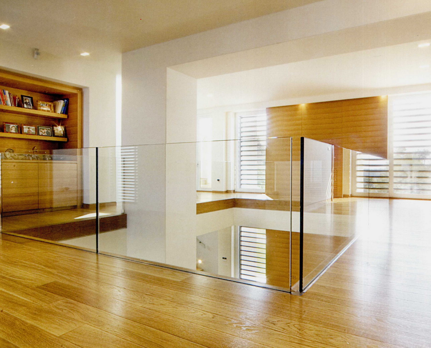 临海住宅，简约风格营造开阔空间-7