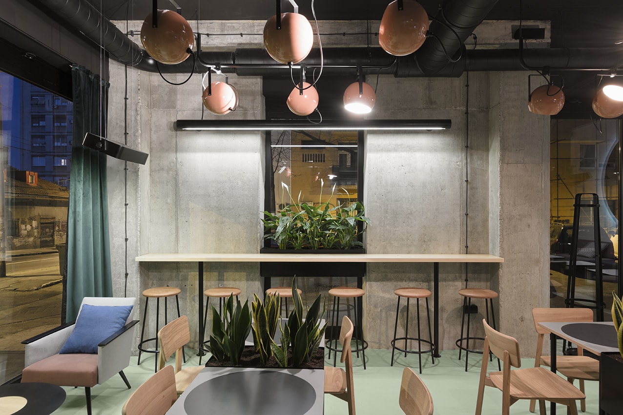 塞尔维亚 Autori Architects 设计现代水泥咖啡馆，色彩优雅展现别致空间-11