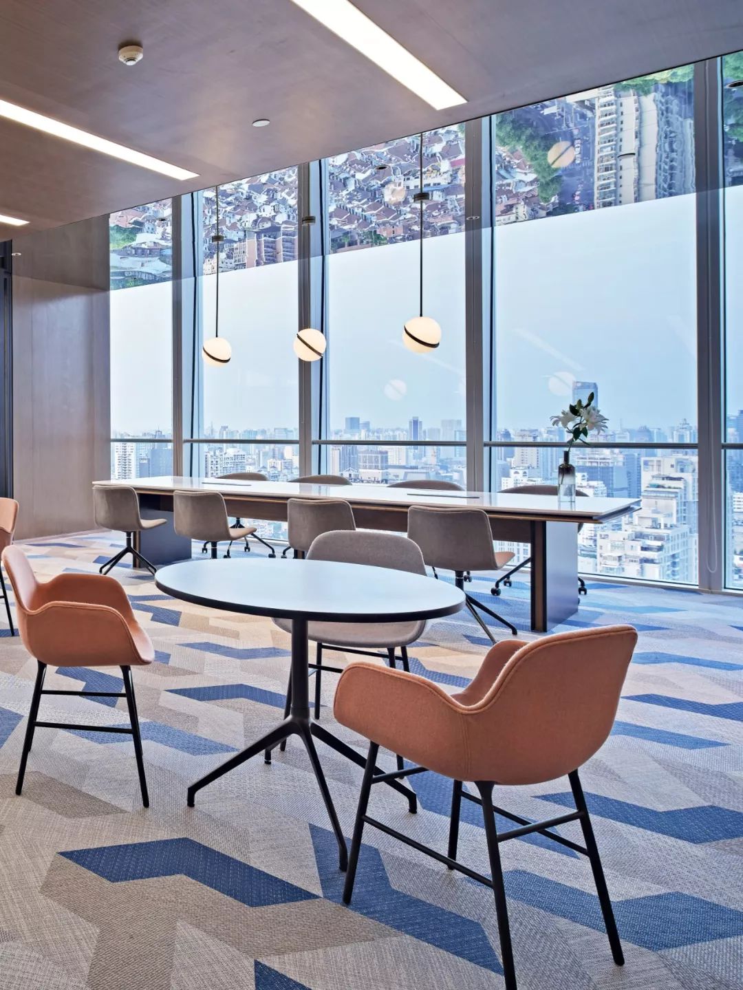 国泰君安期货 | 色彩缤纷的金融才俊办公空间-20