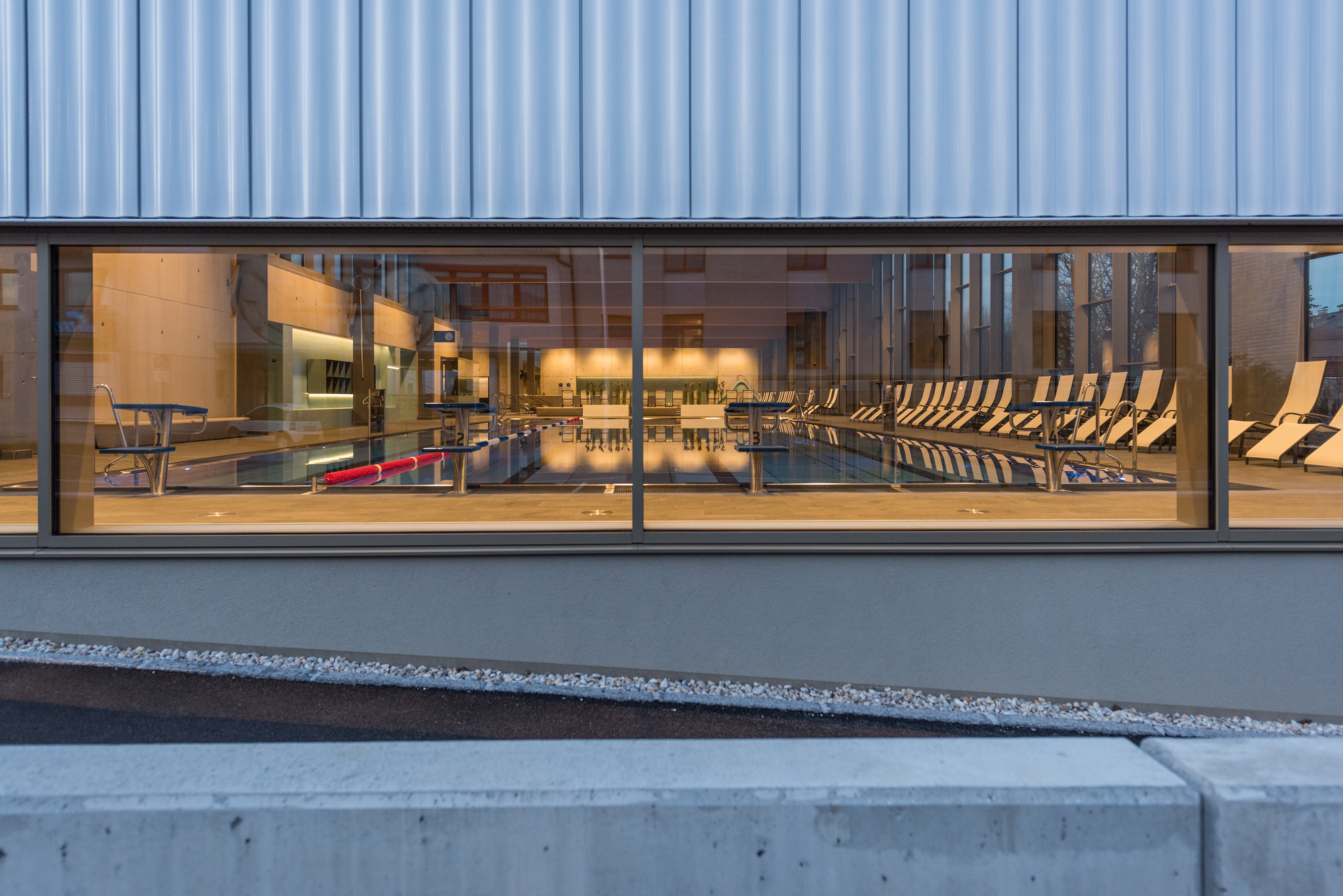 体育馆(Gärtner+Neururer丨体育馆丨Hallenbad Ried Im Innkreis Sauna and Pool)-36