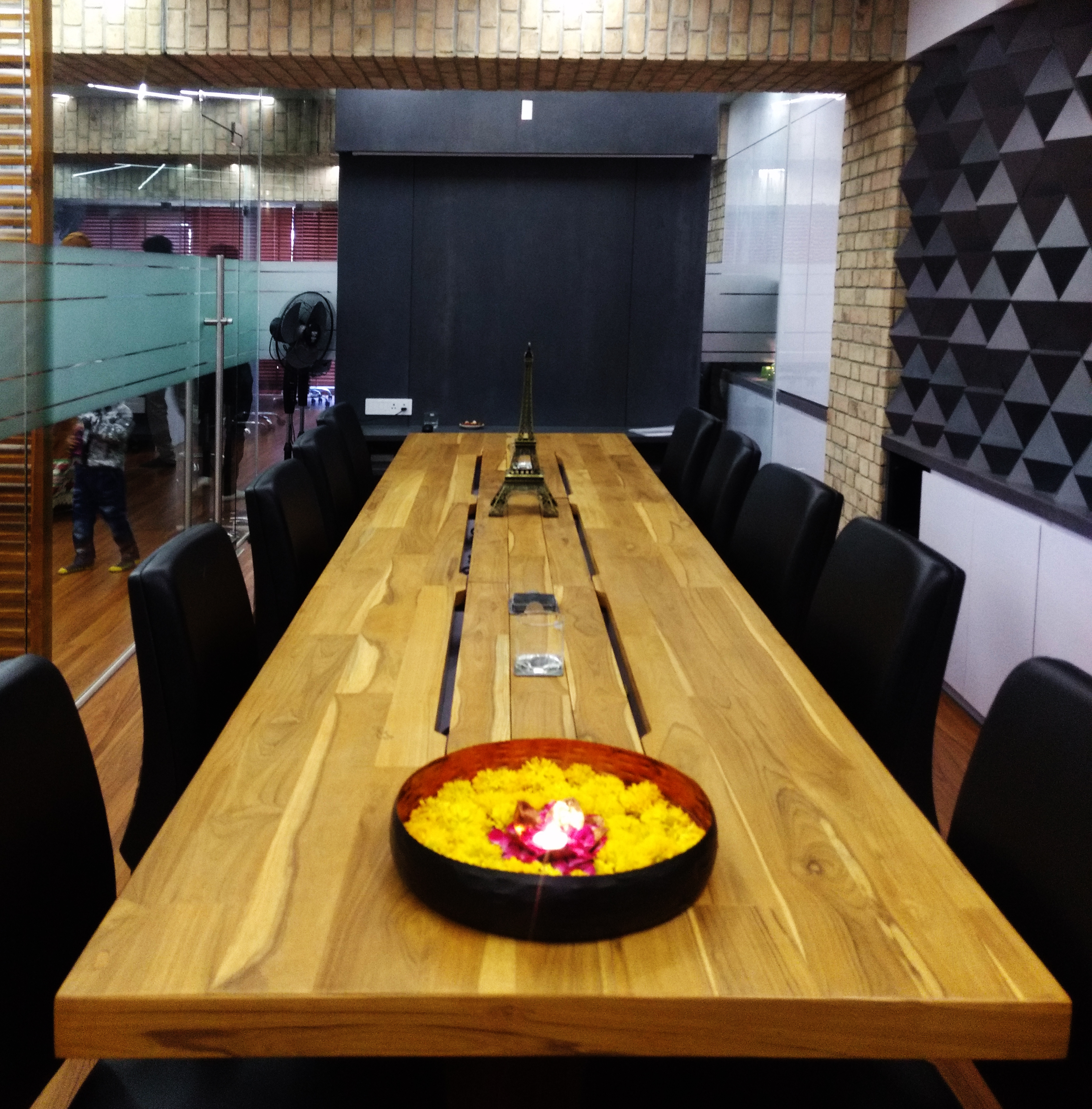 建筑工厂协作公司的现代办公室设计-14