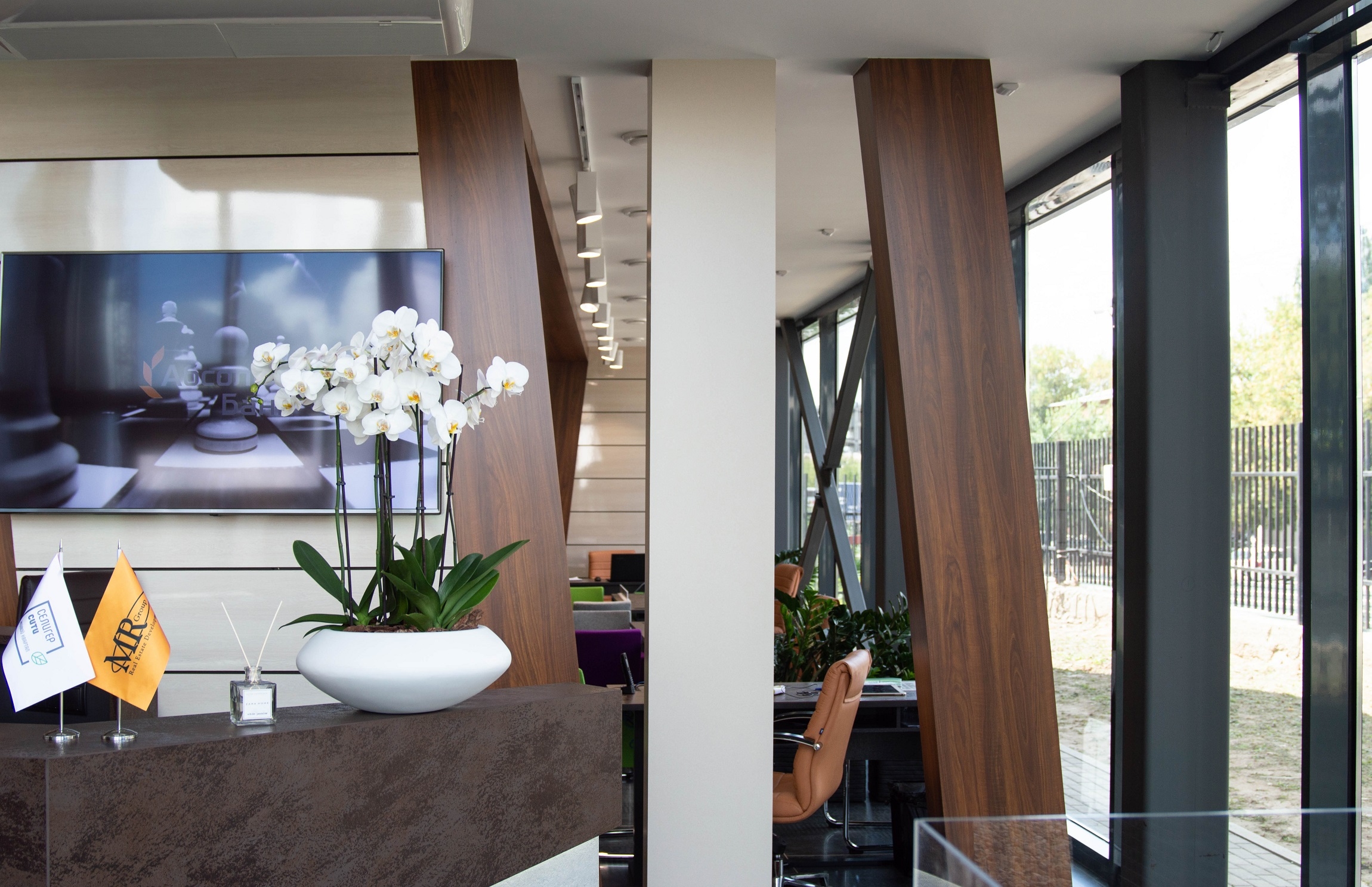 俄罗斯“梦幻之家” | 极简风格与自然元素的完美融合-10