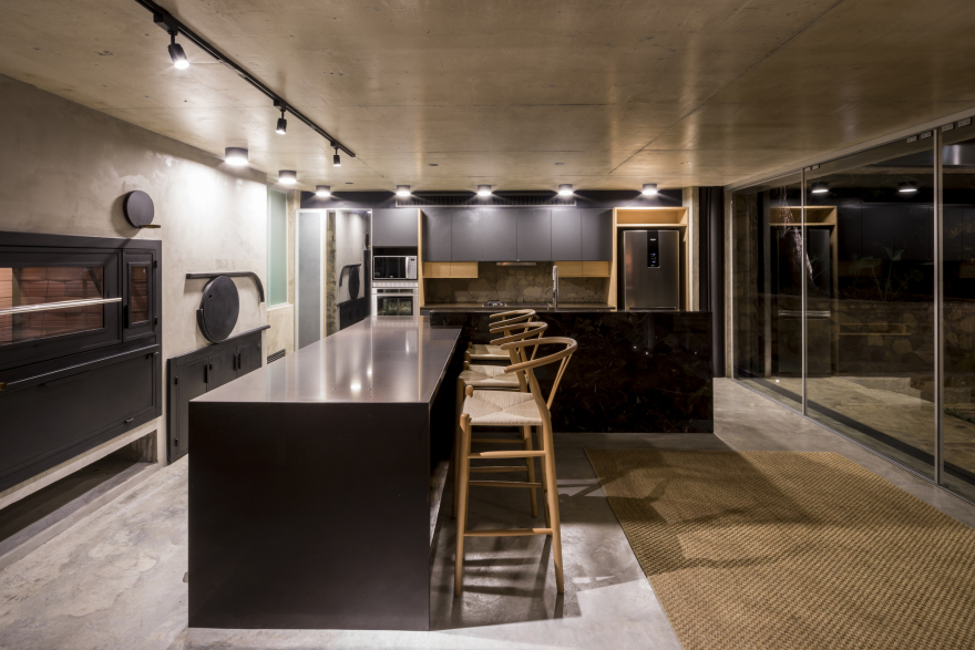 岩石与水的交融——Peak House 别墅设计-7