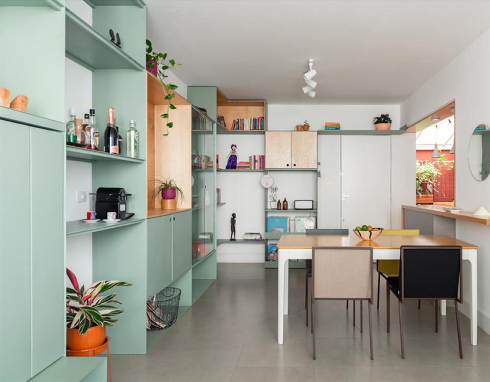 巴西 SP 公寓 | 独特木质设计，多功能客厅打造舒适住宅-1