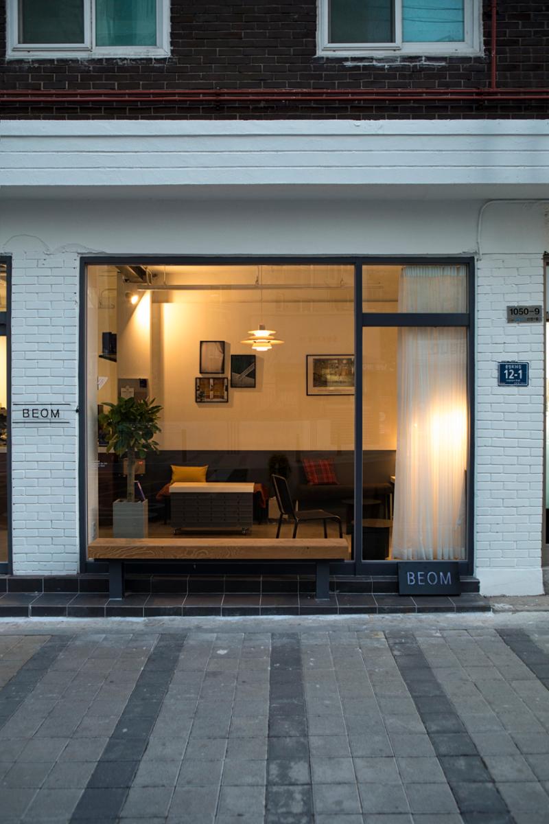 融合北欧风与复古的 12 坪咖啡厅设计-10