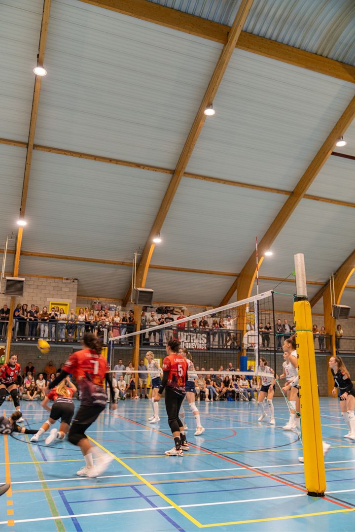 Ohey市政体育中心多功能体育馆照明改造丨比利时那慕尔丨Schréder-10