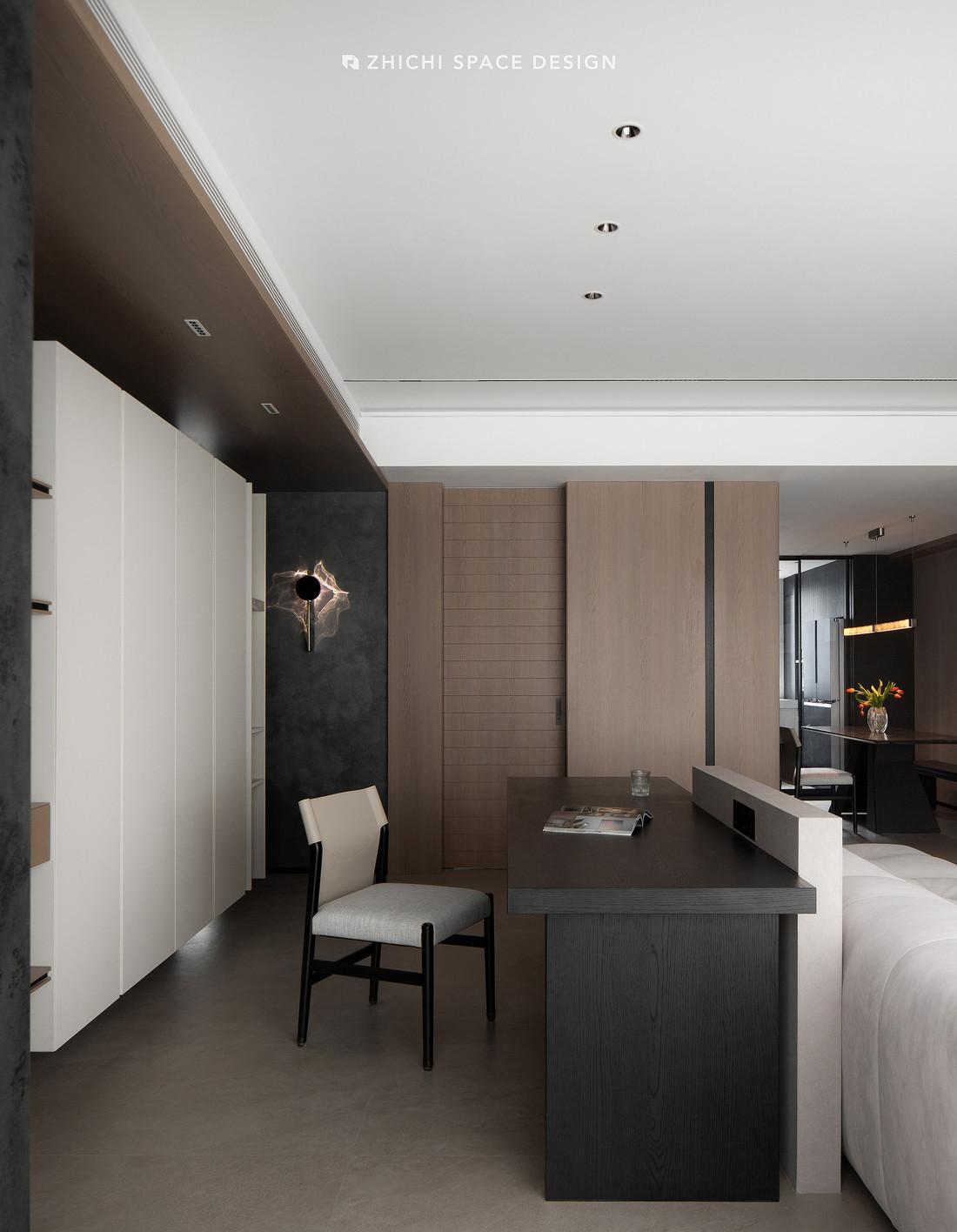 意式极简下的温暖叙事:一个家的呼吸与成长-17