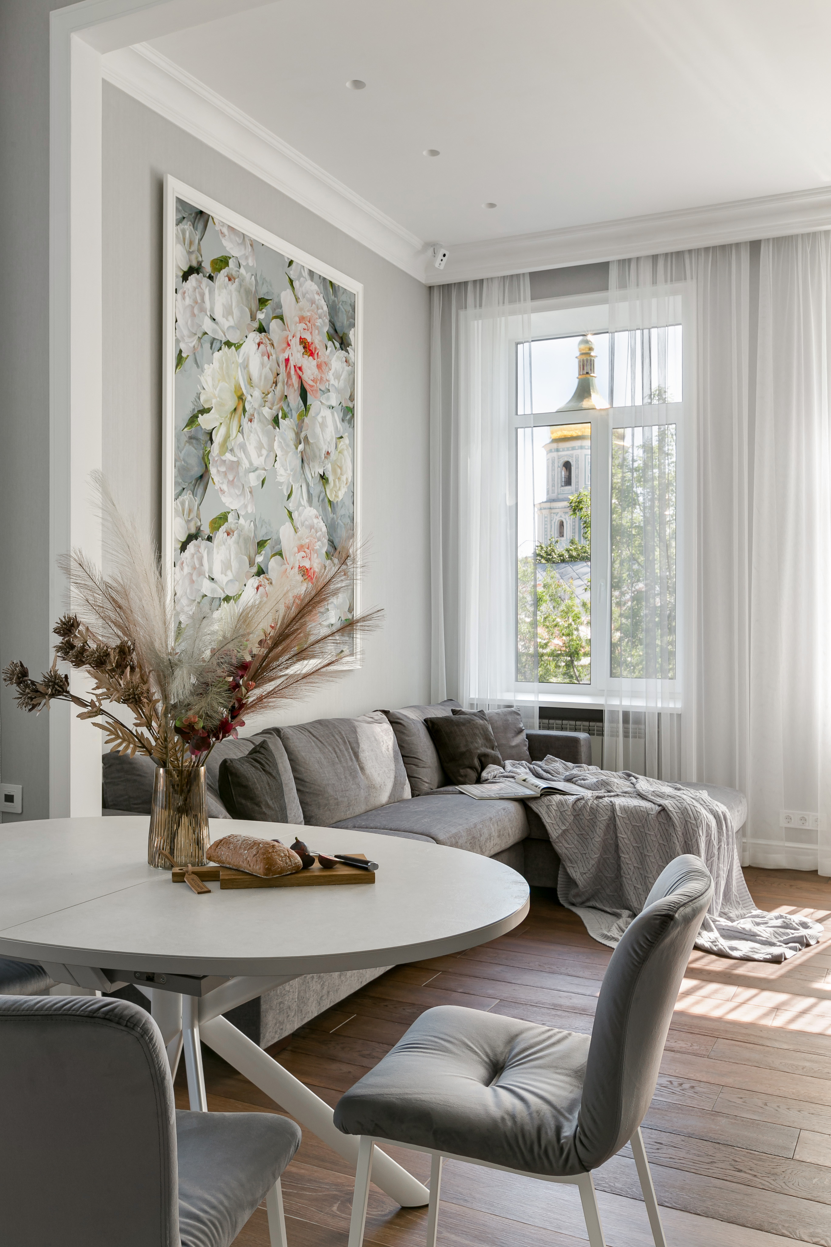 Interior in the center of Kiev history-6