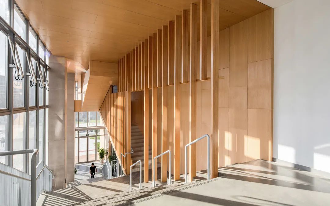 桥上教学楼 – 盐城外国语学校创新中心丨中国盐城丨Perform 普泛建筑-63