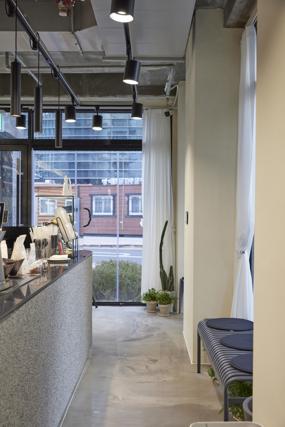 11 平小空间，卡佩罗石材打造精致咖啡厅-10