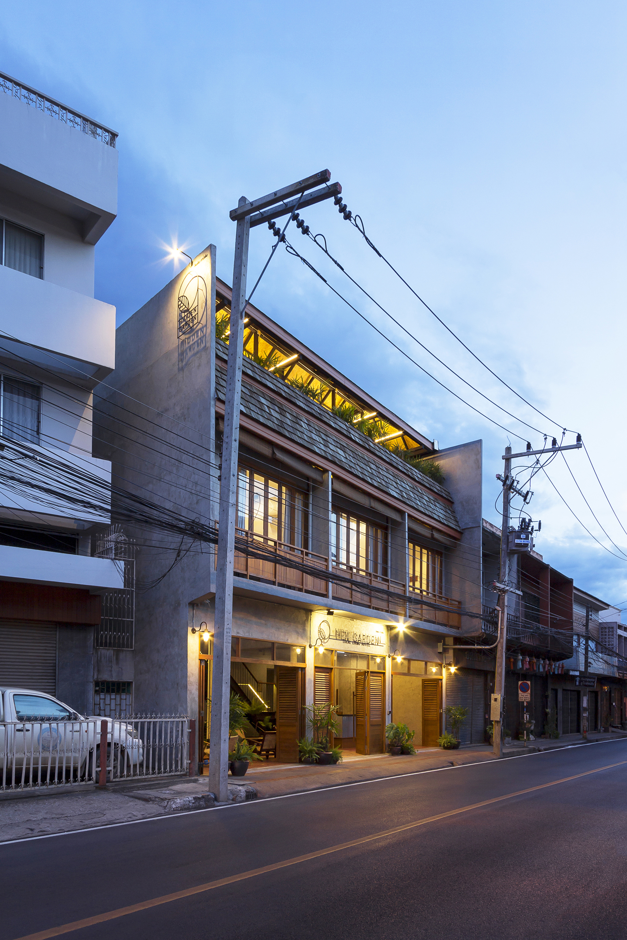 Hidden Garden Hostel / Full Scale Studio-37