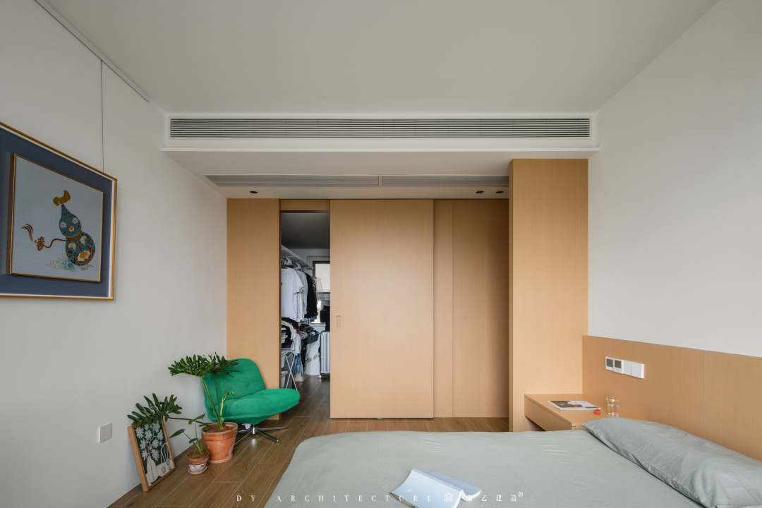 原始粗狂的混凝土裸顶遇上紧凑小三房,这酷酷的松弛感真让人着迷丨中国长沙丨東乙建设-117