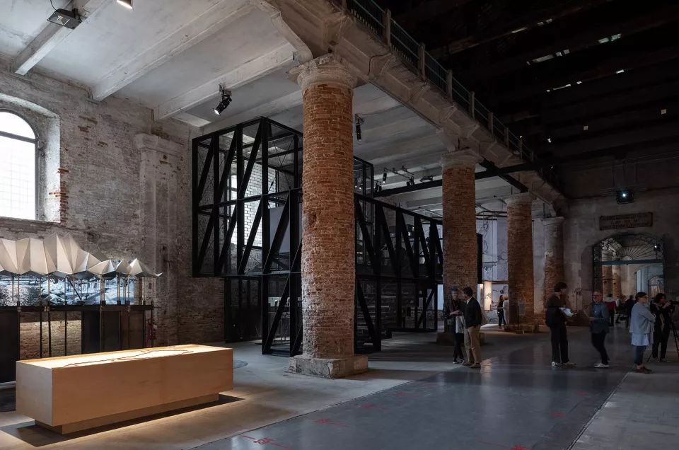 威尼斯双年展上的“连接容器” | 海边图书馆空间装置解读-6