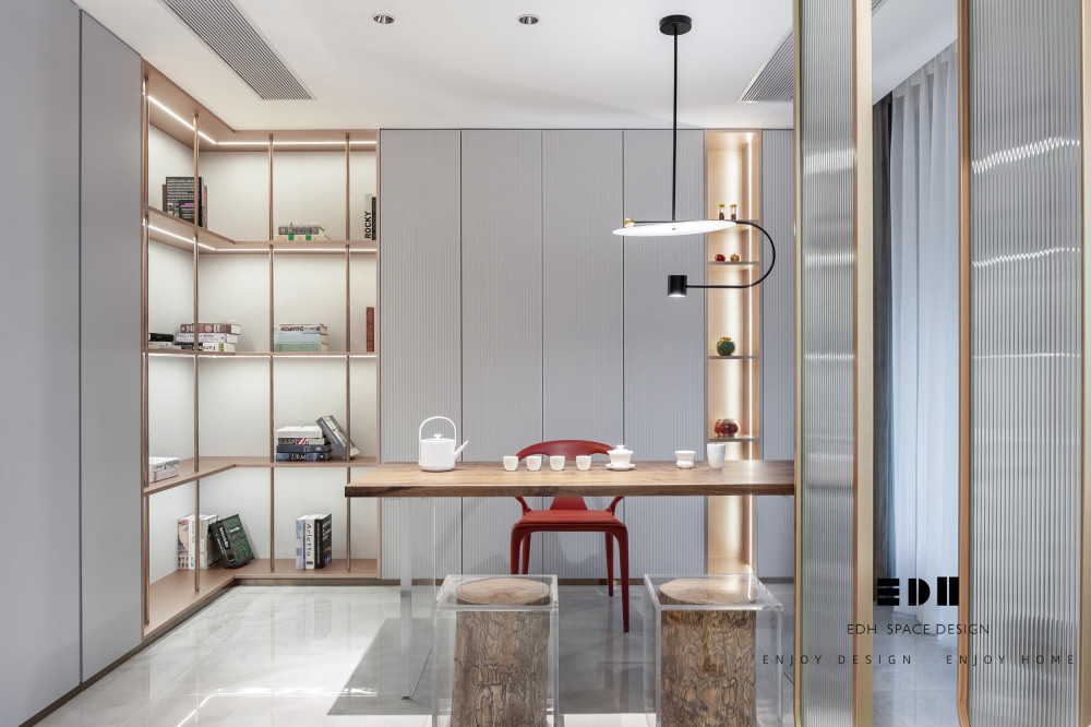 星空之梦 · 红金交织的现代家居空间-33