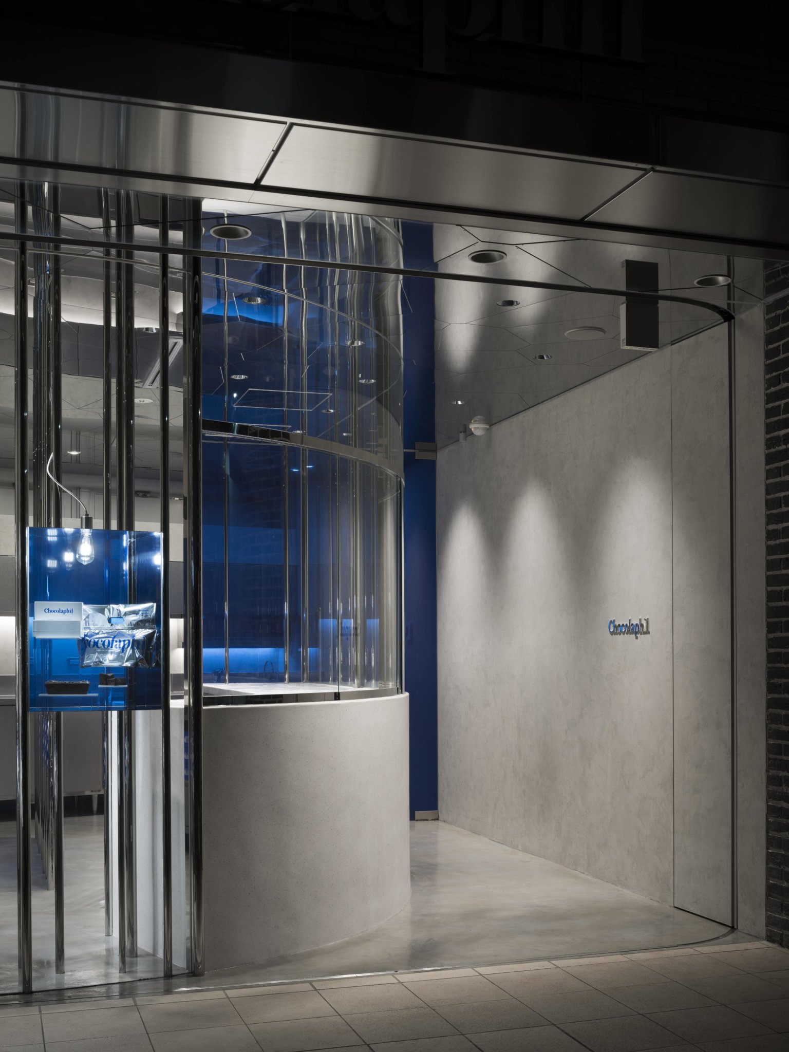 深海蓝的巧克力森林——CHOCOLAPHIL 室内设计赏析-17