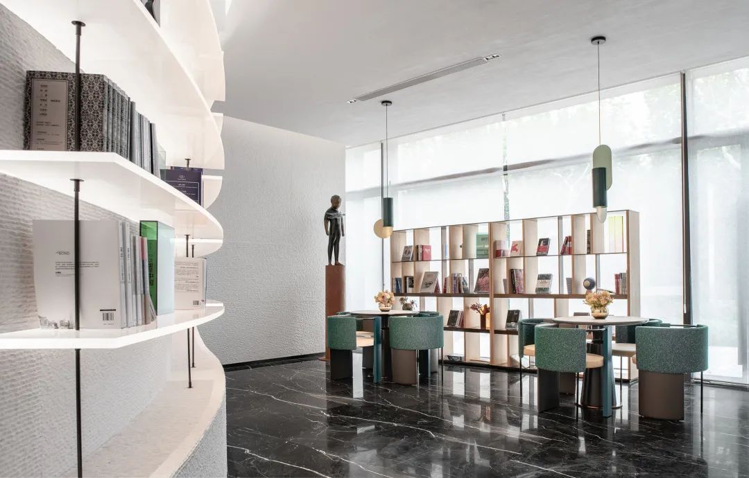 上海中粮瑞虹·海景壹号美学馆丨中国上海丨HWCD 设计团队-44