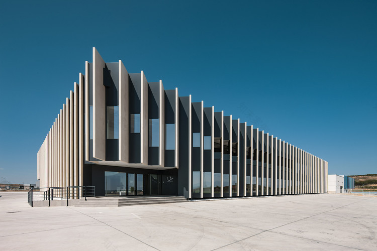 简约高效,自然采光 | JATA 新总部设计-24