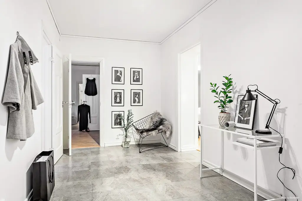 瑞典灰白经典公寓 | 温馨宁静的现代设计-16