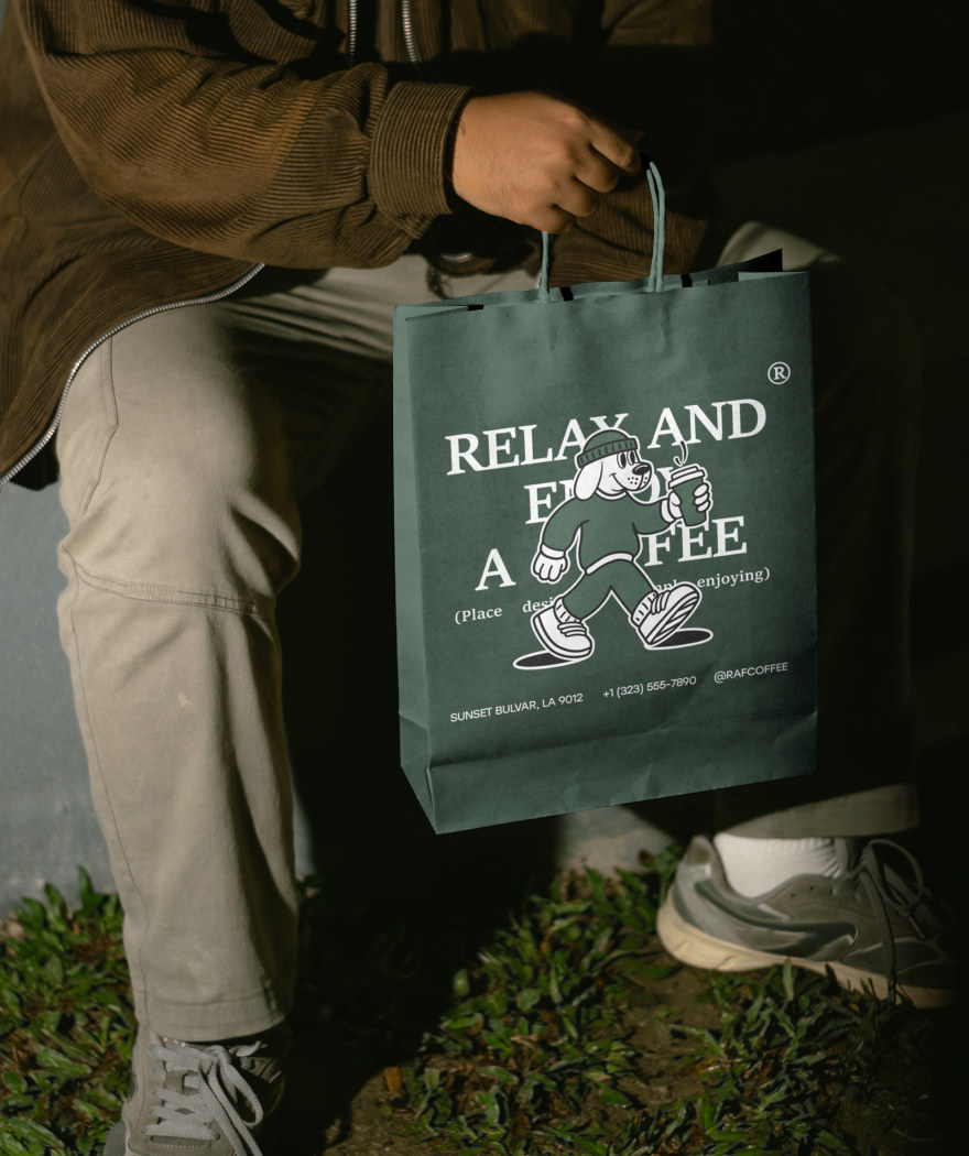 皇家空军·咖啡店品牌塑造
注:RAF一般指英国皇家空军(Royal Air Force),这里结合语境以其为基础进行翻译 丨UkraineKyiv-12