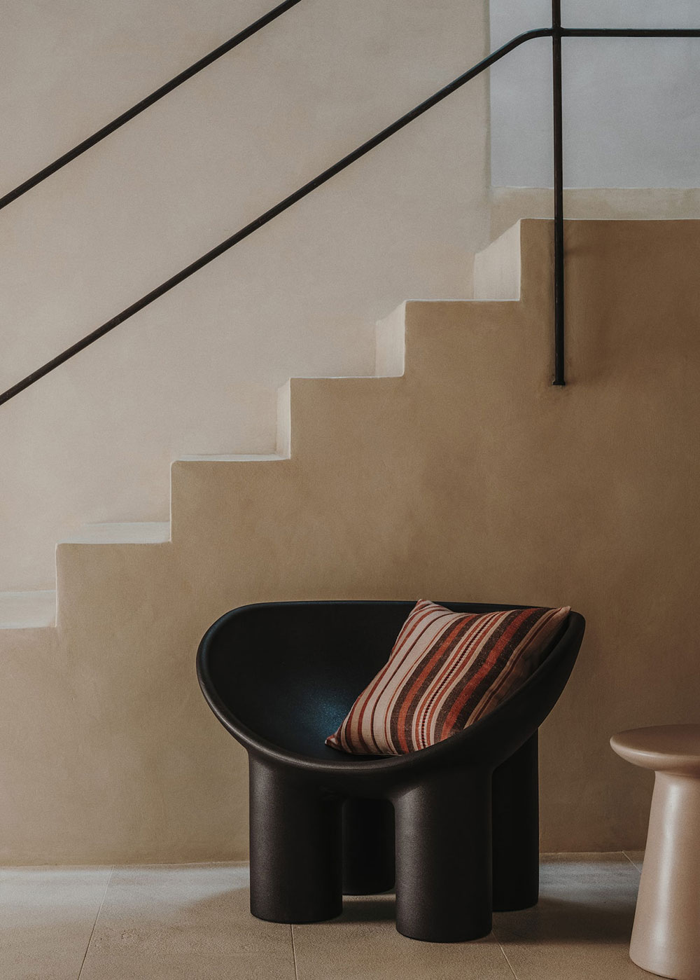 西班牙别墅的温馨秋季室内设计-10