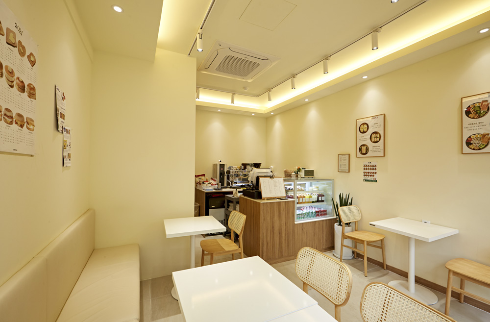 8 坪小空间打造温馨咖啡馆-5