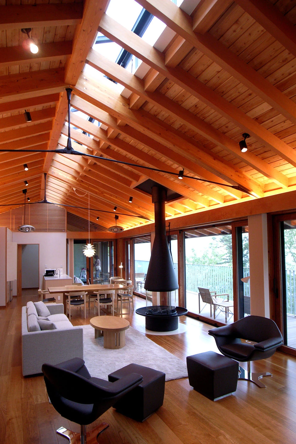 福冈 Raizan 山间别墅——连续弧形屋顶的观景胜地-18