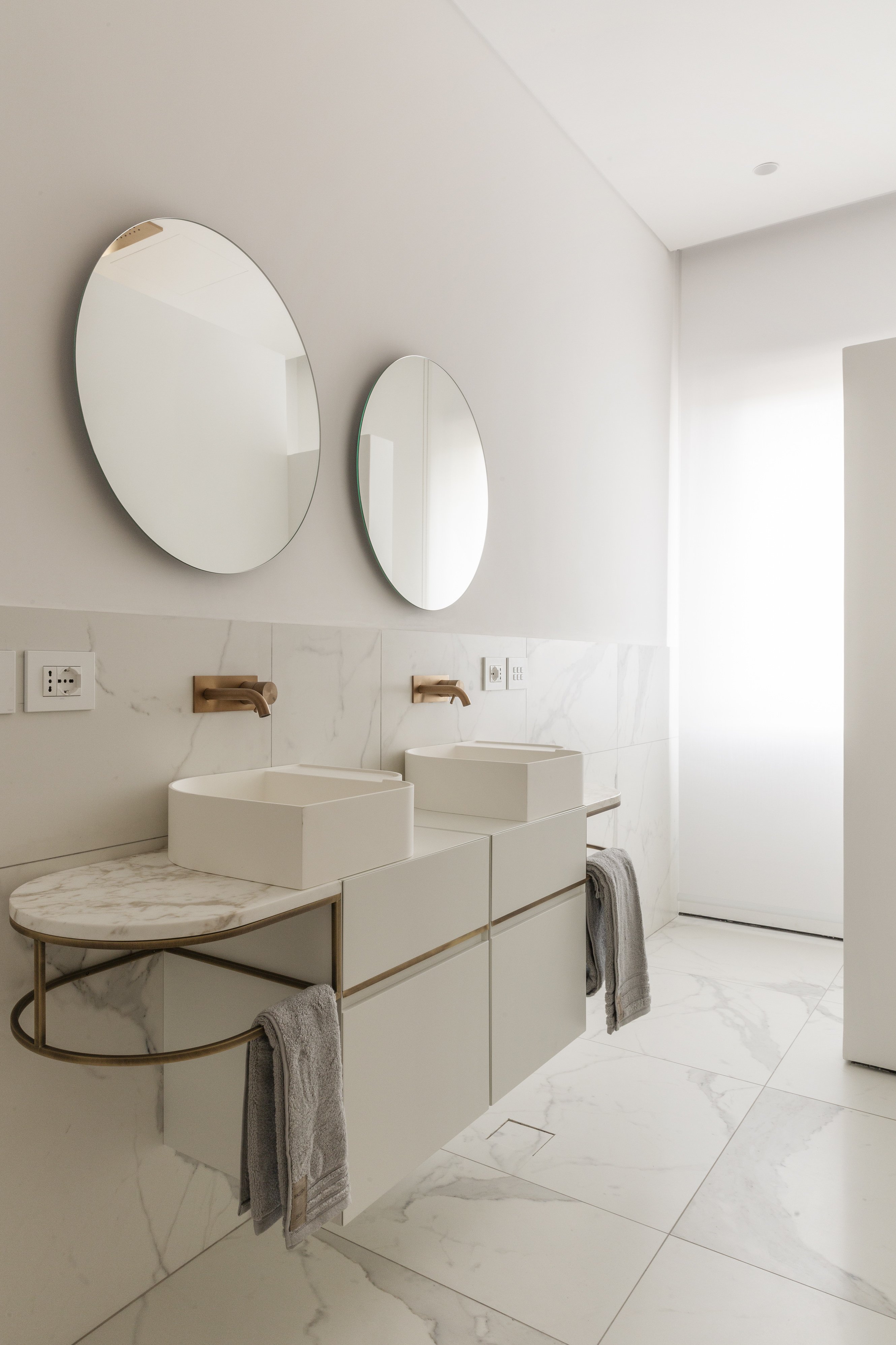 直线弯曲的住宅丨意大利罗马丨filippo bombace-19