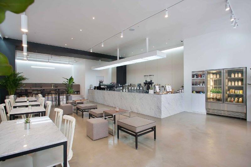 26 坪现代白色咖啡馆设计-4