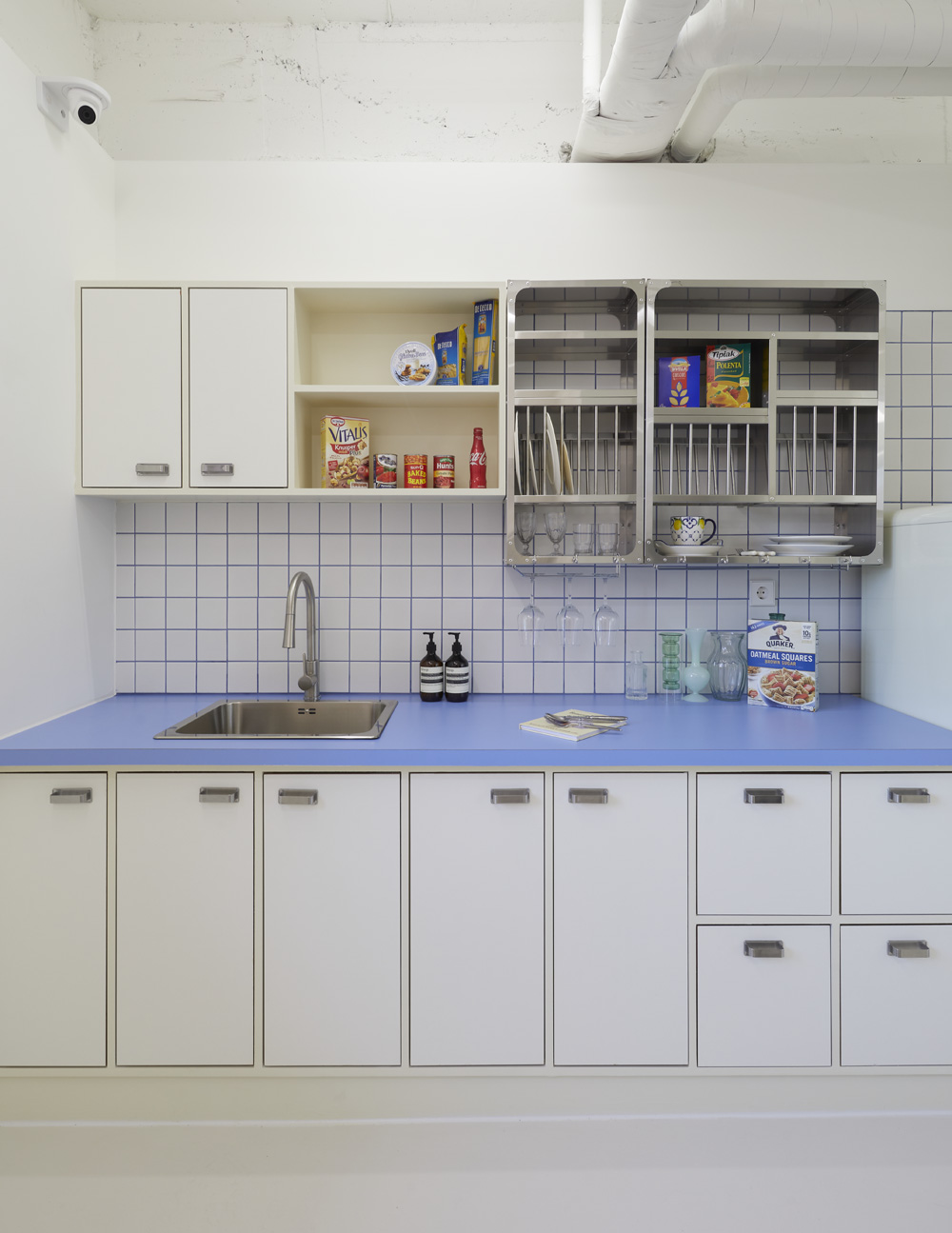 首尔 30 坪租赁公寓，极简白色调设计感空间-14