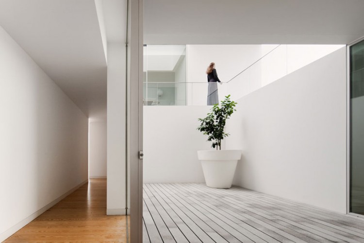 Windowless House in Portugal by Aires Mateus - Associados-24