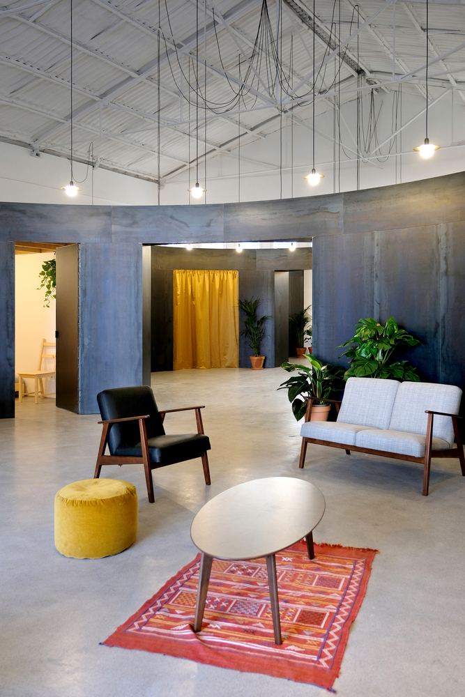 Ulisseia Renovation | 工业仓库变身临时住宿与活动空间-30