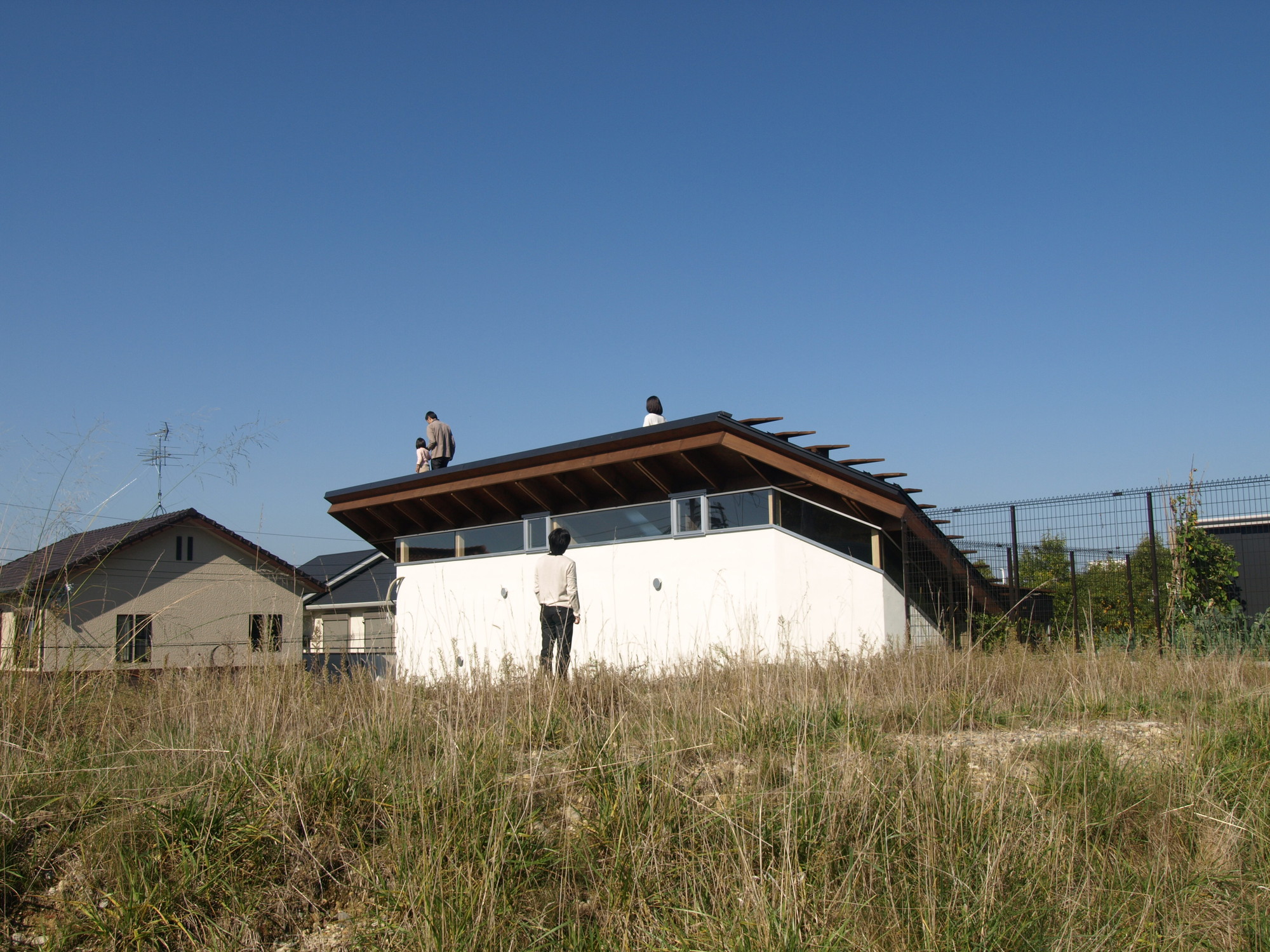 日本北面花房住宅 | 融合自然，阶梯式屋顶赏四季风光-14