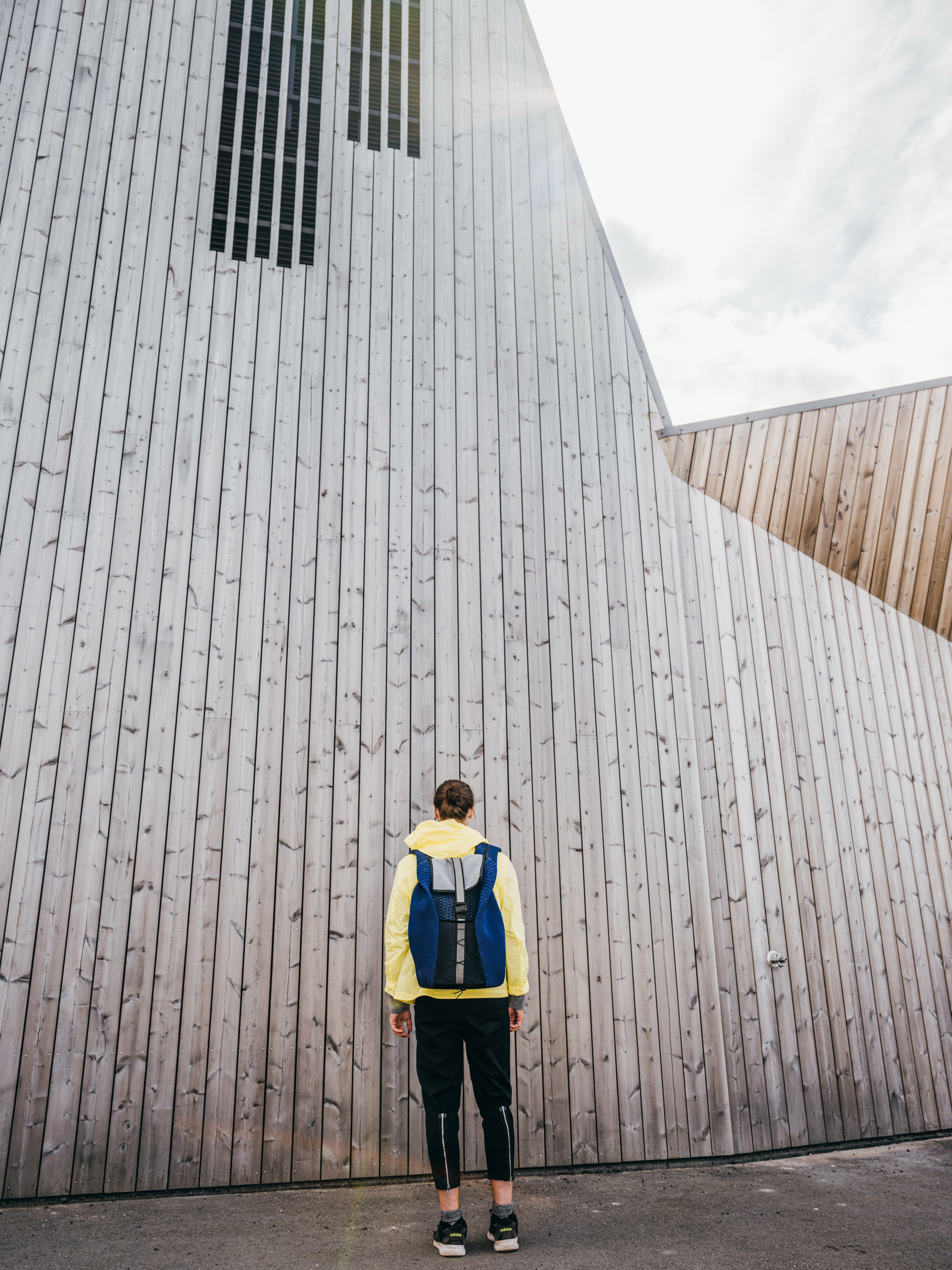 Pauline van Dongen designs backpack using "energy harvesting textile"-13