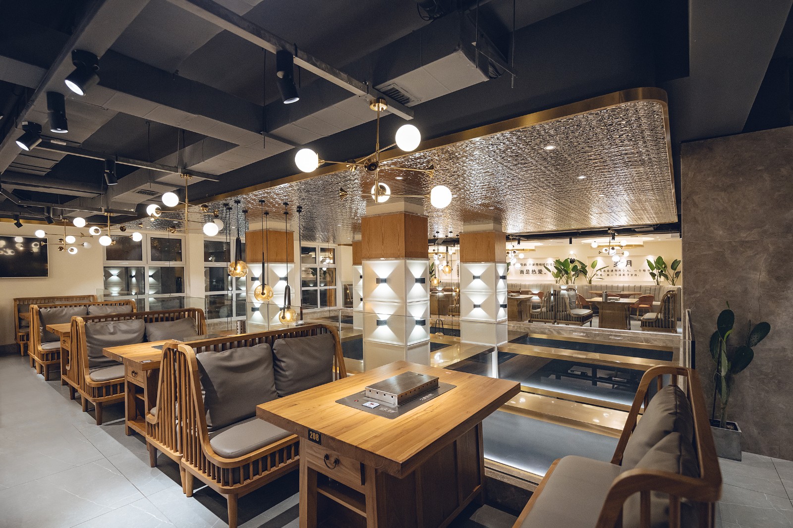 抚顺九度里烧烤酒吧 | 现代轻奢与复古情怀的完美碰撞-14