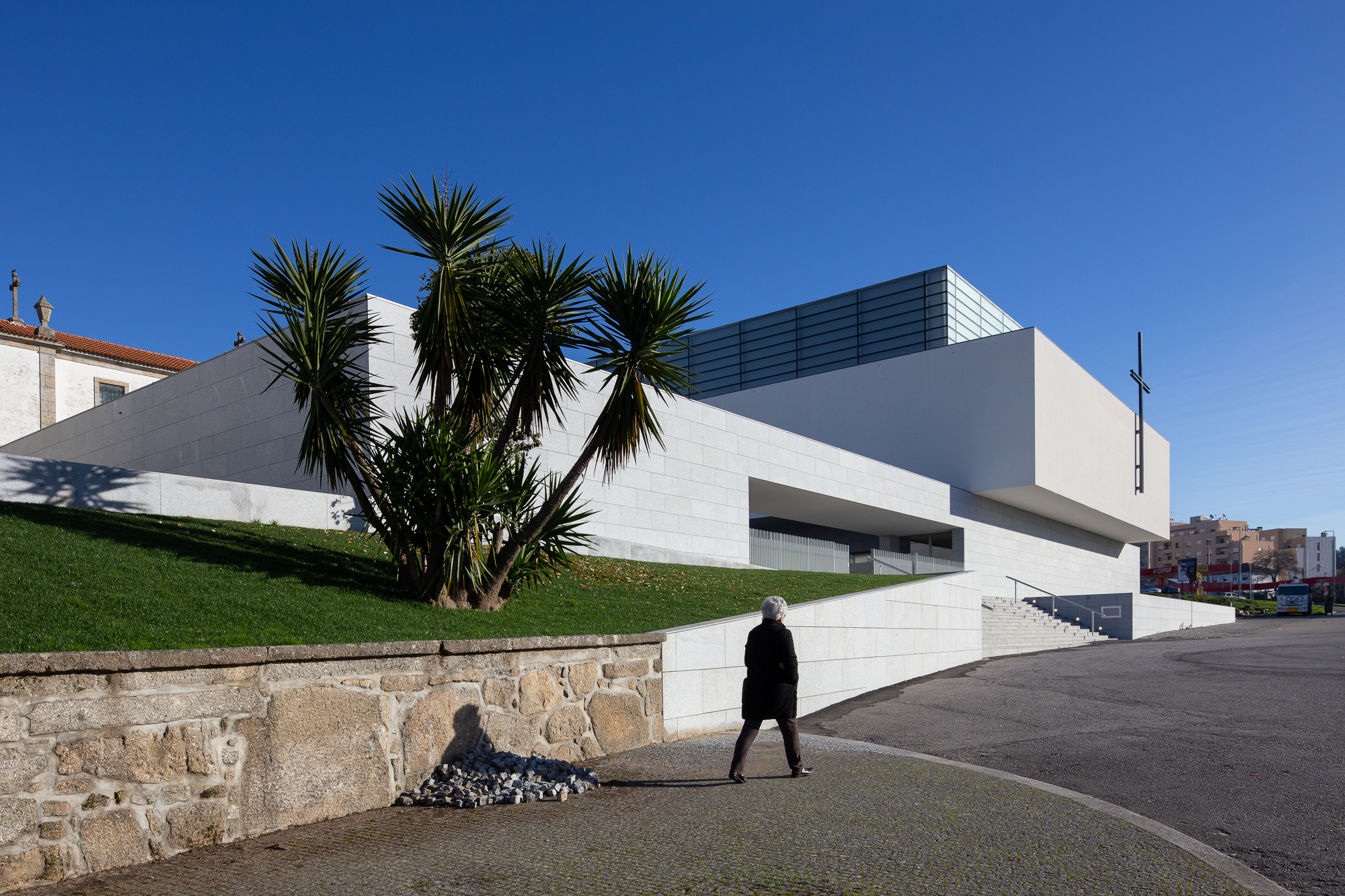 Divino Salvador Church / Vitor Leal Barros Architecture-26