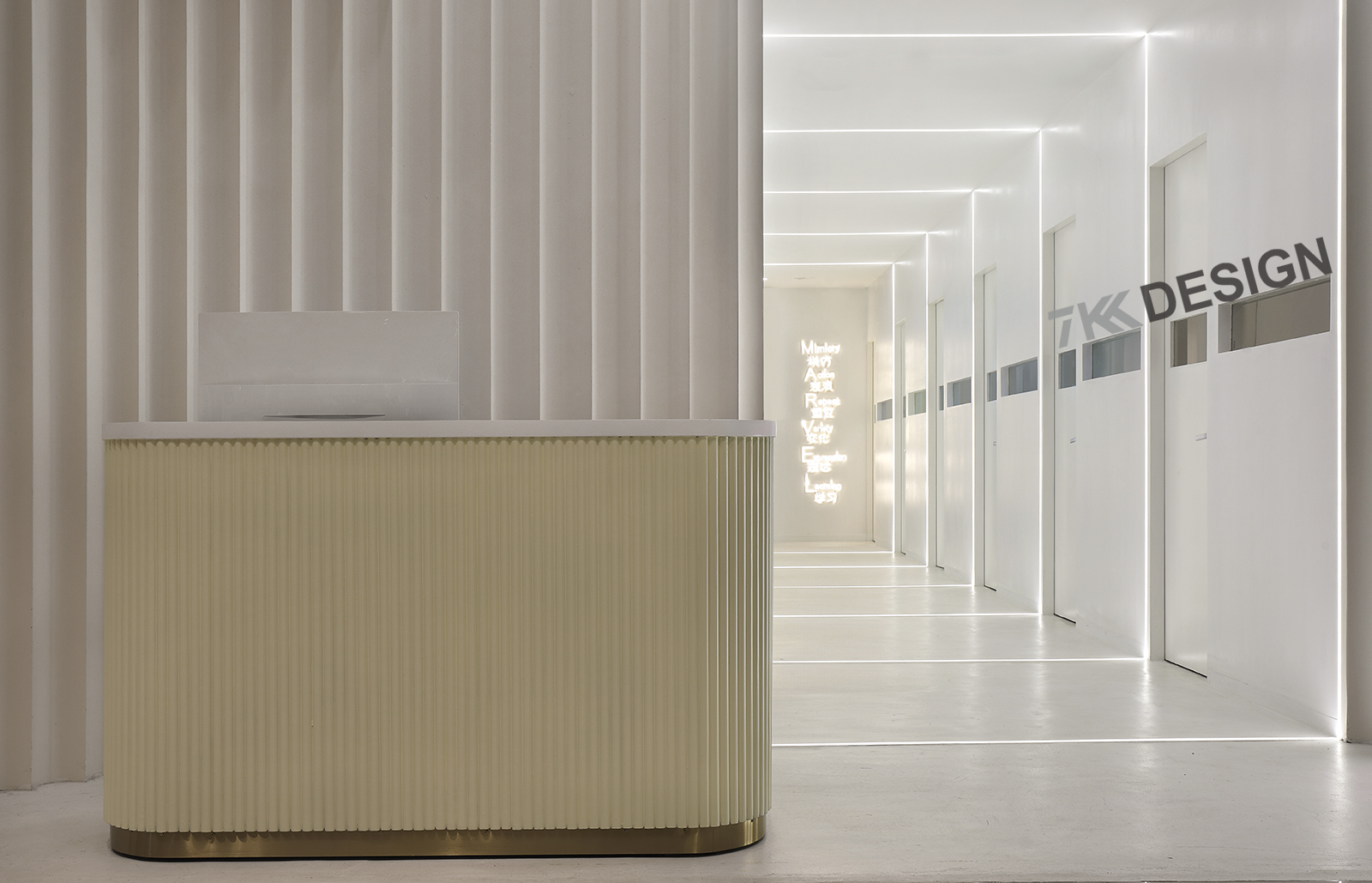 极简白,打造未来感办公环境-4