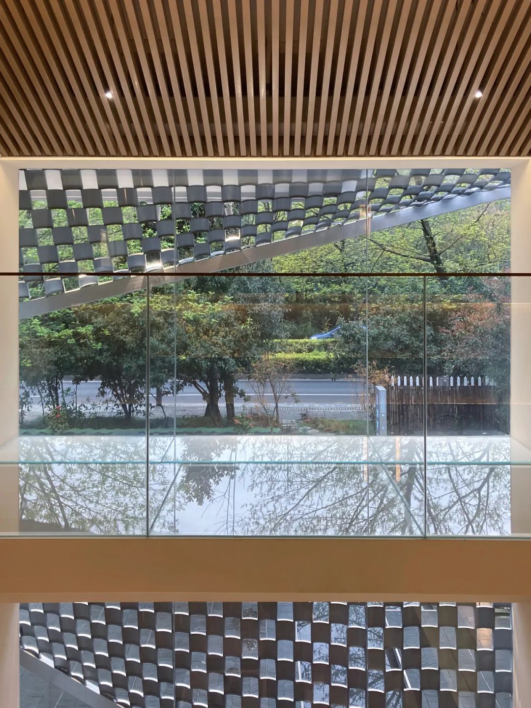 藤编、原木、大理石，自然稳重的空间气场｜寻常设计-40