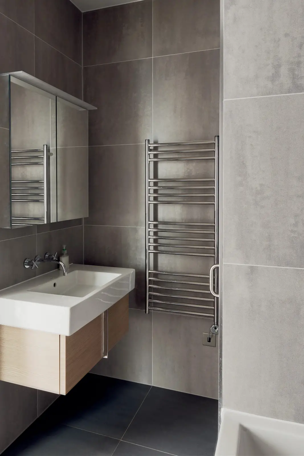 伦敦泰晤士河畔的现代维多利亚式联排别墅-16