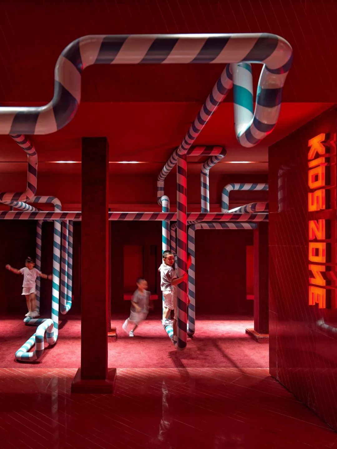 西安长江银兴影城 | 负片主题的亲子娱乐空间-17