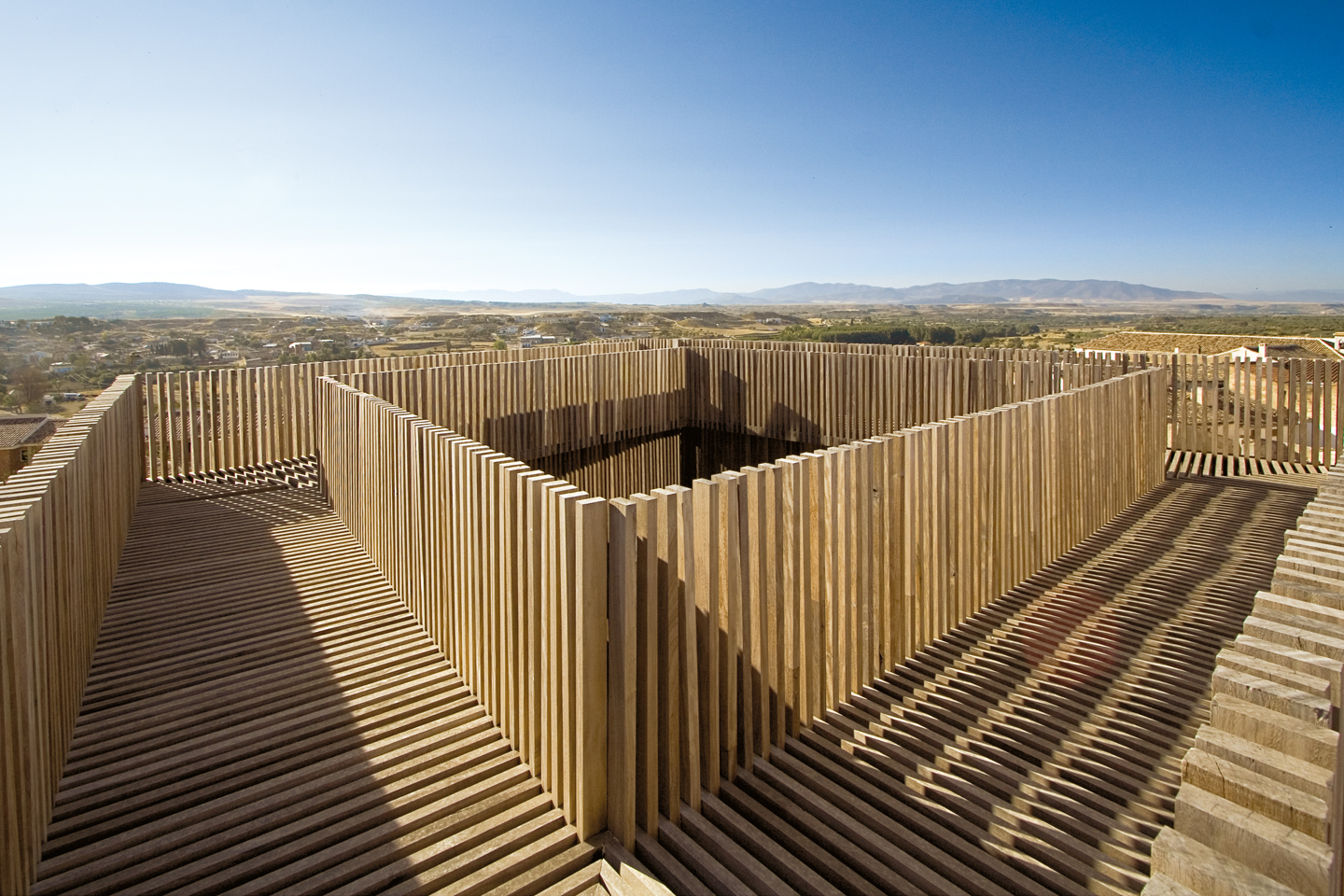 胡斯卡尔堡垒“塔楼致敬”项目 · 恢复景观视野,重塑军事地标-10