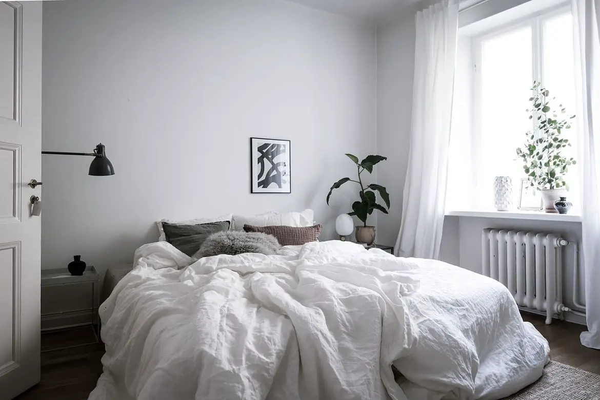 悬浮魅力 | Petite Friture 黑色吊灯设计-17