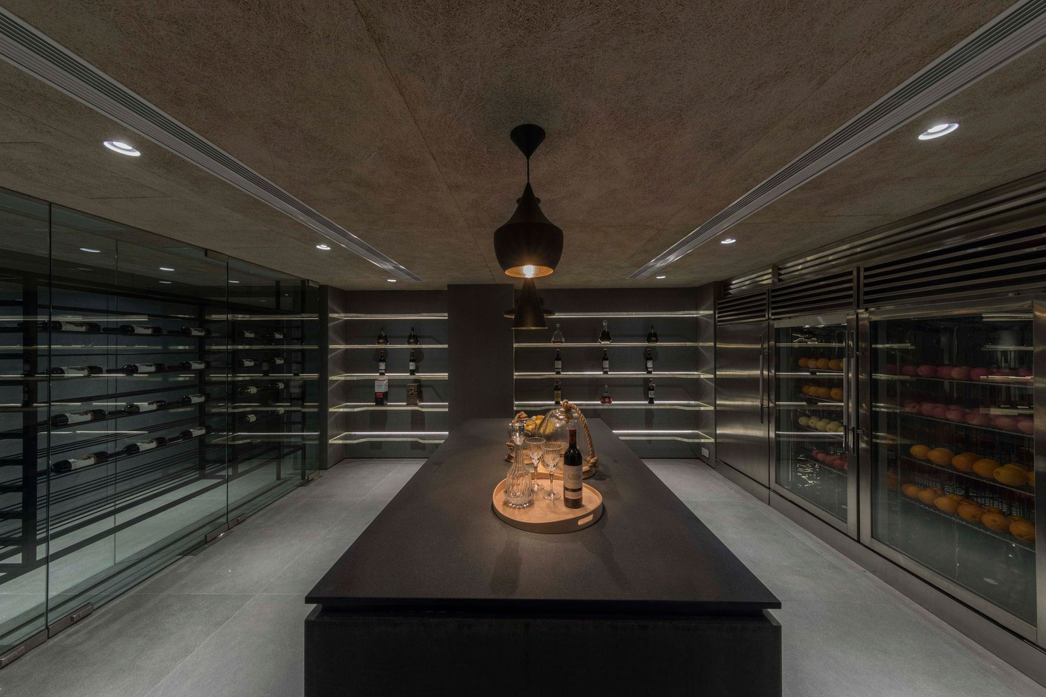 Spectacular Transformation of a House Into an Elegant and Functional Place-25