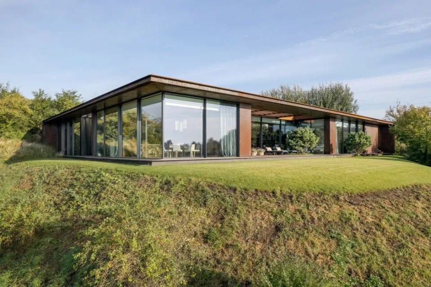 坡上住宅:草地上的钢铁沟壑-30