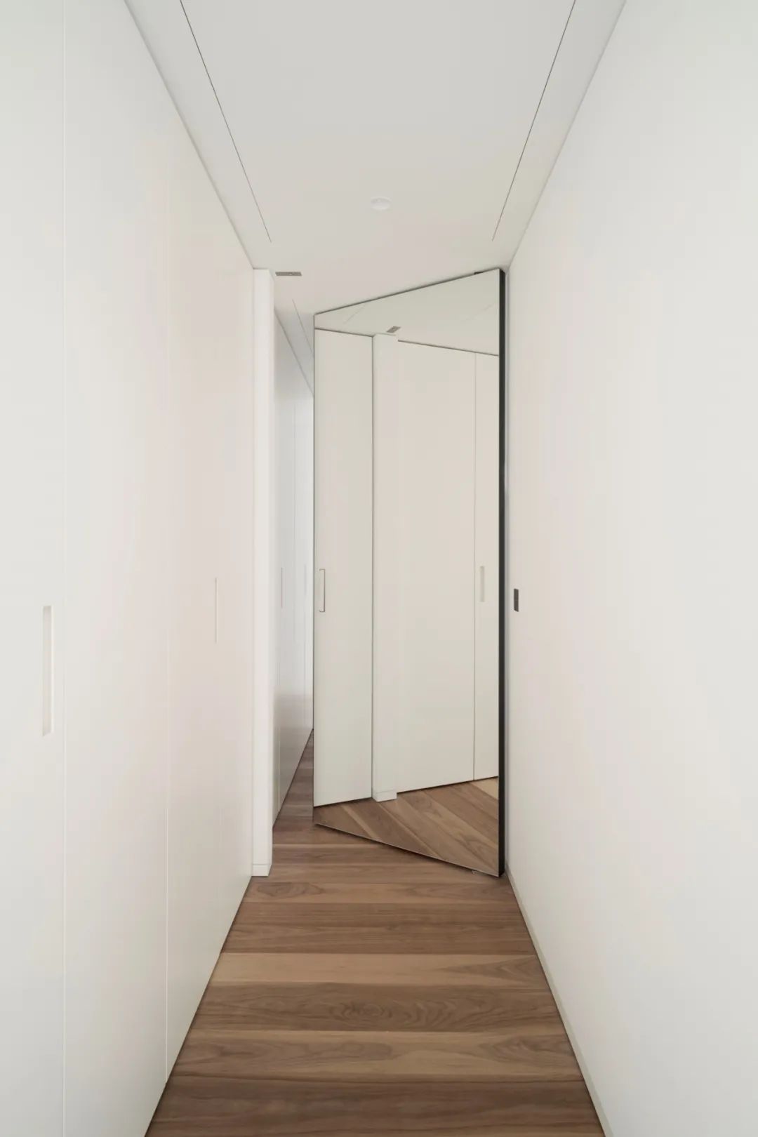 有机建筑哲学融入未来主义设计-36